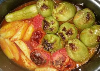 Γεμιστά με κιμά και πατάτες κυδωνάτες