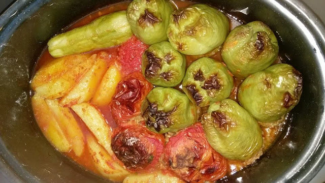 Γεμιστά με κιμά και πατάτες κυδωνάτες