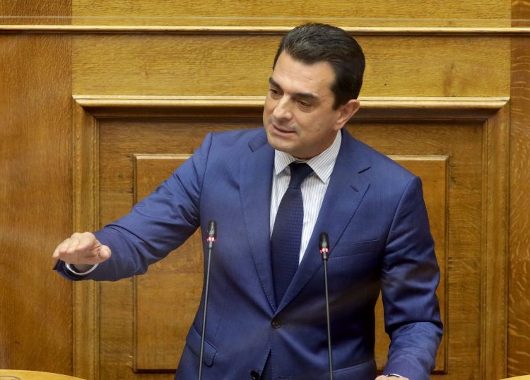 Κώστας Σκρέκας: «Επιβάλλουμε πλαφόν στις χρεώσεις παγίων των προμηθευτών»