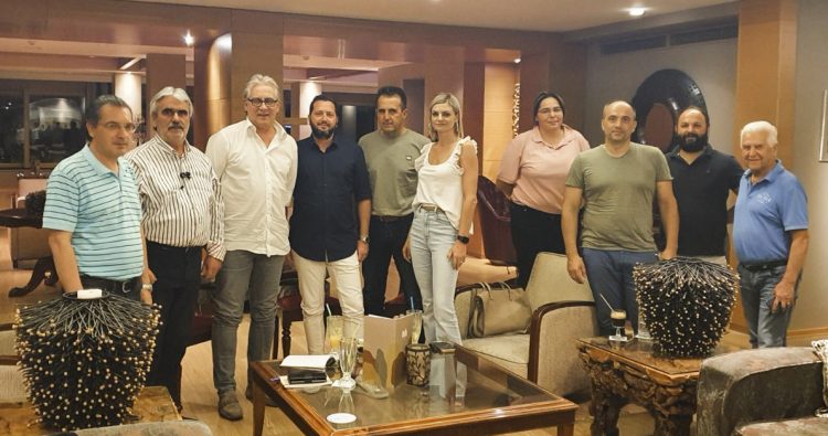 Συνάντηση του Βασίλη Γιαγιάκου με τον πρόεδρο της Ένωσης Ξενοδοχείων Ν. Τρικάλων Γιάννη Κουρούπα