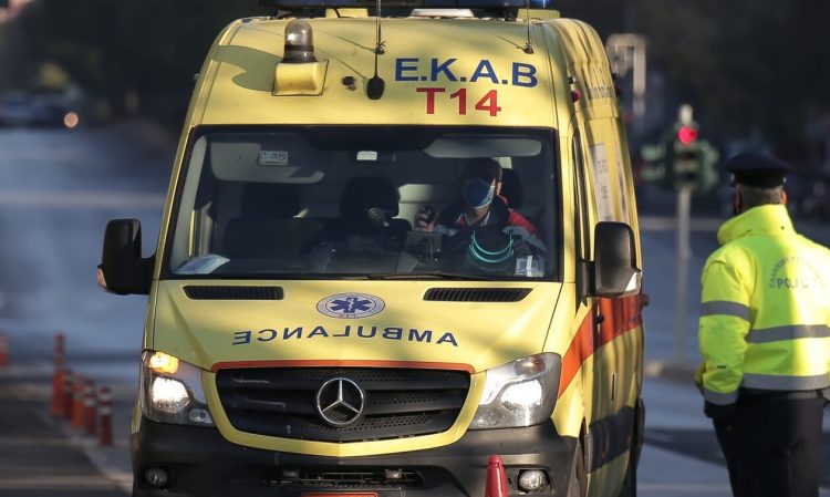 Βουτιά στο κενό από τον 5ο όροφο – Τα δέντρα έσωσαν 23χρονη