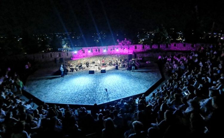 Λαμπρή μουσική παράσταση για τη Μ. Ασία στα Τρίκαλα