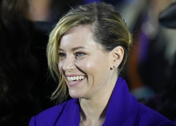 Ελίζαμπεθ Μπανκς: Στην Ακρόπολη η Χολιγουντιανή ηθοποιός (vid)
