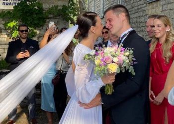 Ρομαντικός γάμος στο Πάπιγκο για τους γιατρούς Τηλέμαχο Καραλή και Φωτεινή Μαλακούδη