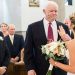 Ραγίζει καρδιές: Τη συνόδευσε ως νύφη ο λήπτης της καρδιάς του πατέρα της