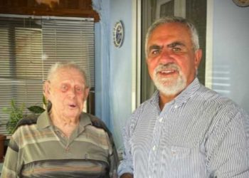 Αντισυμβατικοί και οραματιστές-Ο Γενικός Διευθυντής της ΕΔΑ ΘΕΣΣ με τον αγωνιστή του Β΄ Παγκοσμίου Πολέμου, κ. Ριζάκη