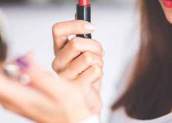 Συμβουλές για έφηβες: Ποιο μακιγιάζ πρέπει να αποφύγεις στο σχολείο