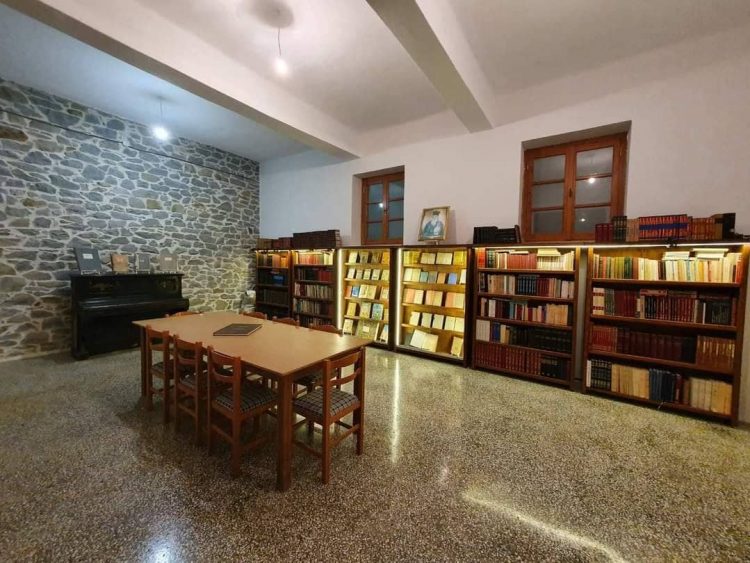 Βιβλιοθήκη κόσμημα απέκτησε η Καστανιά
