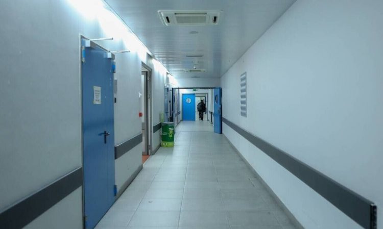 Λάρισα: 40χρονος θετικός στην ευλογιά των πιθήκων – Νοσηλεύεται σε θάλαμο αρνητικής πίεσης