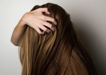 Τριχόπτωση το φθινόπωρο; 5 tips για να την αντιμετωπίσεις