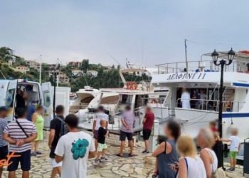 Αδιανόητη τραγωδία στα Σύβοτα.. Νεκρή γυναίκα που έκανε αλεξίπτωτο θαλάσσης