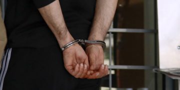Αιματηρή συμπλοκή στα Χανιά: Παραδόθηκε στις αρχές ο 22χρονος  που επιτέθηκε στον 37χρονο