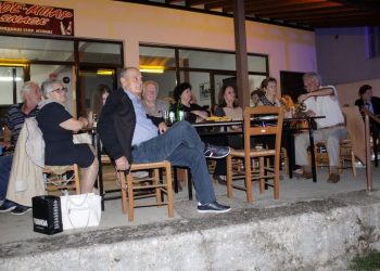 Μουσική Συναυλία στην Πιαλεία με τον Χάρη Καραμπέρη