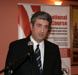 Πρωτοποριακή μικροχειρουργική επέμβαση απέτρεψε ακρωτηριασμό εργάτη