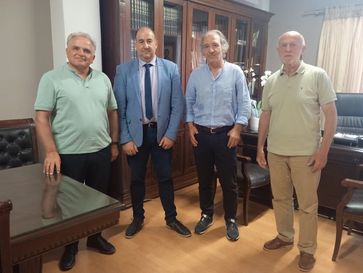 ΣΥΝΑΝΤΗΣΗ ΤΟΥ ΔΙΕΥΘΥΝΤΗ Δ.Ε. ΤΡΙΚΑΛΩΝ ΜΕ ΤΟΝ ΥΠΕΥΘΥΝΟ TOY ΠΡΟΓΡΑΜΜΑΤΟΣ EUROSCOLA