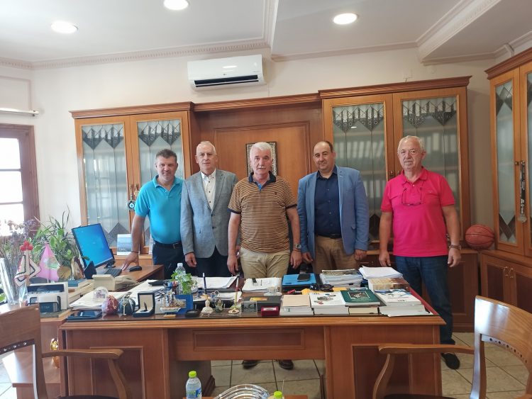 Επίσκεψη των διευθυντών ΠΕ και ΔΕ στον Μητροπολίτη Σταγών και Μετεώρων και στο Δήμαρχο Μετεώρων