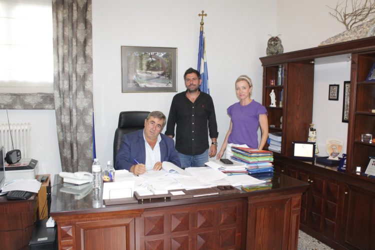 Υπογράφηκε σύμβαση για καταφύγιο αδέσποτων ζώων συντροφιάς στον Δήμο Πύλης