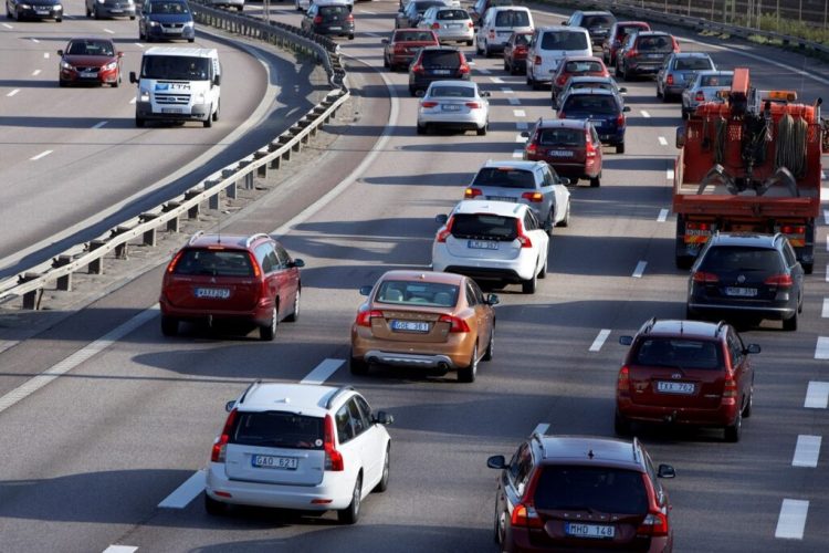 Τι πρέπει να διαθέτουν όλα τα αυτοκίνητα από Οκτώβριο στην Ελλάδα