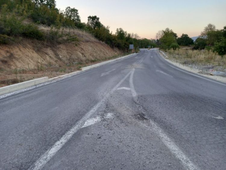 Ολοκληρώνονται οι εργασίες αποκατάστασης στο νέο δρόμο του κυκλικού κόμβου Διαλεχτού Τρικάλων