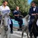 Τρίκαλα: Γαμπρός έφτασε στο γάμο του καλπάζοντας επάνω σε άλογο (φωτό-video)