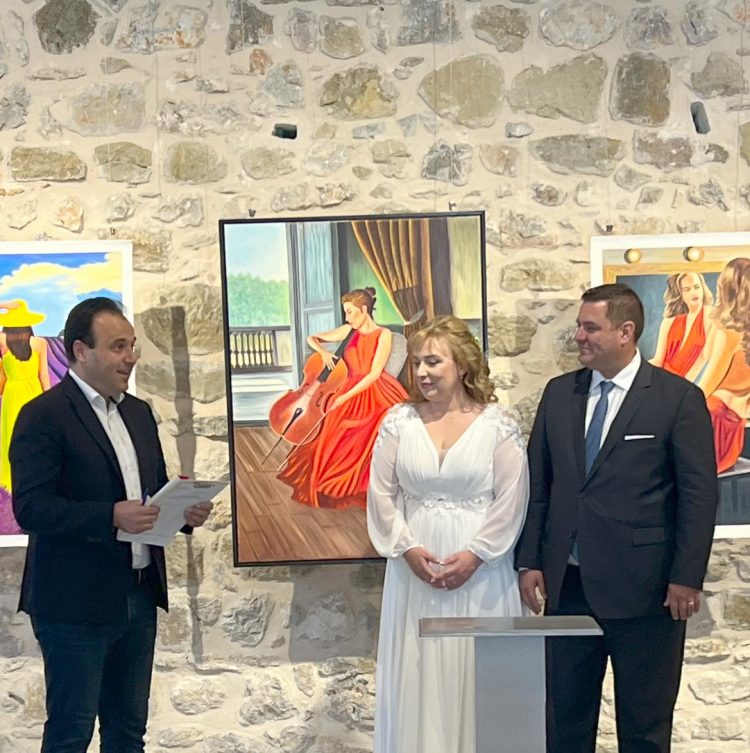 Με τα δεσμά του γάμου ενώθηκαν ο πρώην αντιδήμαρχος Βασίλης Κρανιάς και η Αλεξάνδρα Κατσαμπέκη