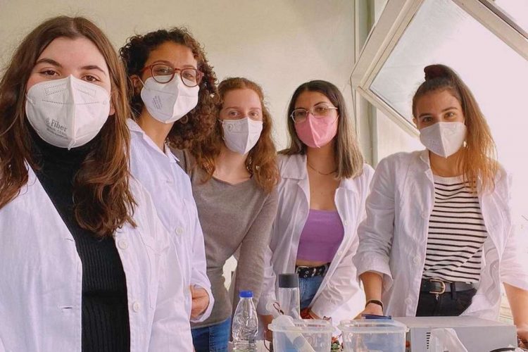 Lamborgenius: 5 Ελληνίδες ονειρεύονται να κατακτήσουν τον κόσμο με ένα αμαξίδιο κι είναι στο χέρι σου να τις βοηθήσεις
