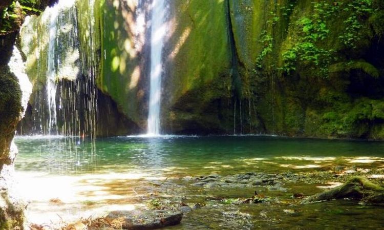 Άγριο και επιβλητικό κρητικό τοπίο στο φαράγγι των… κόκκινων πεταλούδων!