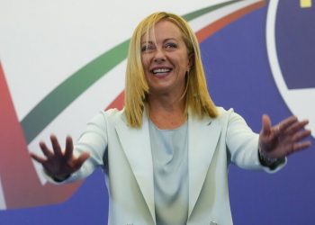 Τζόρτζια Μελόνι: Άρωμα γυναίκας στην Ιταλία – Το παιδικό τραύμα και ο «Άρχοντας των Δαχτυλιδιών»