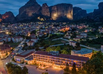 Χρονοδιακόπτης στο φωτισμό των βράχων των Μετεώρων για λόγους εξοικονόμησης ενέργειας