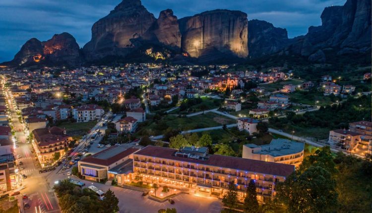 Χρονοδιακόπτης στο φωτισμό των βράχων των Μετεώρων για λόγους εξοικονόμησης ενέργειας