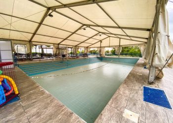 Πλακόστρωση και βελτιώσεις στη μικρή πισίνα του Κολυμβητηρίου