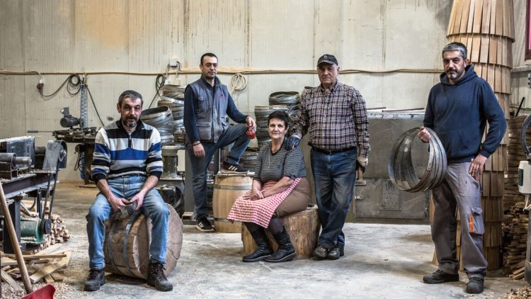 Οι βαρελοποιοί του Μετσόβου