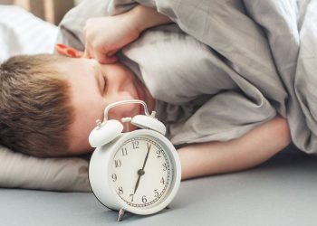 Ξυπνήστε τα παιδιά νωρίτερα – Τρόποι να σηκώνονται εύκολα από το κρεβάτι