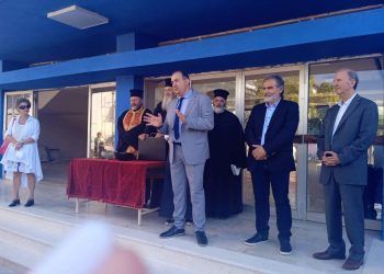 Ο Αγιασμός των σχολείων της ΔΕ Τρικάλων