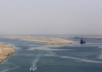Αυξήθηκαν τα τέλη διέλευσης σε Σουέζ και Βόσπορο, πρόβλημα λόγω συμφόρησης πλοίων
