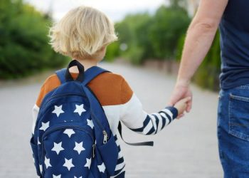 Πώς θα απολυμάνετε την τσάντα του παιδιού μετά το σχολείο
