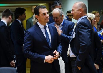 Σκρέκας: «Η Ευρώπη υιοθετεί το ελληνικό μοντέλο ανάκτησης υπερεσόδων από τους παραγωγούς ηλεκτρικής ενέργειας”