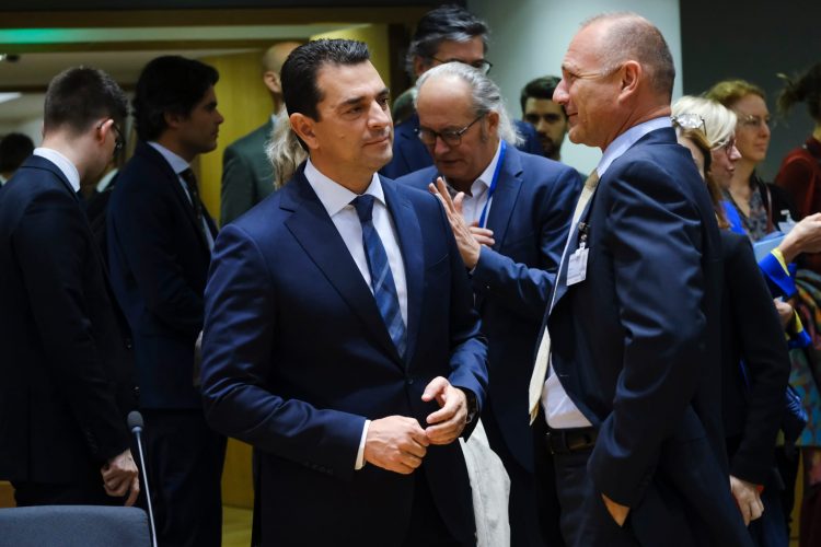 Σκρέκας: «Η Ευρώπη υιοθετεί το ελληνικό μοντέλο ανάκτησης υπερεσόδων από τους παραγωγούς ηλεκτρικής ενέργειας”