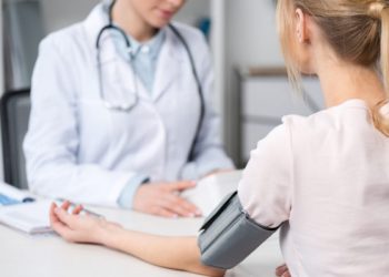 Πόση πίεση έχετε; Δείτε αν είναι φυσιολογική και πότε είναι απειλητική για τη ζωή