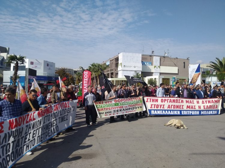 Δυναμικό παρών των Τρικαλινών αγροτών στο παναγροτικό συλλαλητήριο