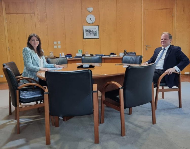 Στον Υπ. Υποδομών και Μεταφορών η Παπακώστα για ζητήματα της κοινότητας Βασιλικής