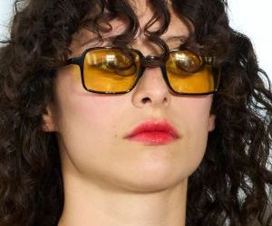 7 tips για να «σβήσεις» τις λεπτές γραμμές και ρυτίδες γύρω από τα χείλη