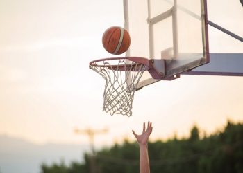 Ονοματοδοσία στο «Γήπεδο Καλαθοσφαίρισης Κώστας Θεοχάρης» στο Δημοτικό Στάδιο Τρικάλων
