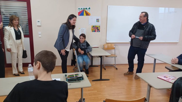 Η Νίκη Κεραμέως στα Τρίκαλα για τα εγκαίνια του νέου κτιρίου του Ενιαίου Ειδικού Επαγγελματικού Γυμνασίου – Λυκείου (ΕΝΕΕΓΥΛ) (φωτό-video)