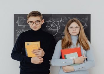 Όλα όσα χρειάζεται να ξέρει ένας μαθητής Λυκείου σε ένα δωρεάν application