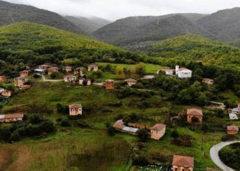 Γάβρος, το χωριό της Καστοριάς που ενέπνευσε σπουδαίους σκηνοθέτες με την ιδιαιτερότητά του