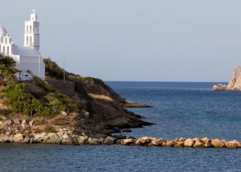 Το νησί της Ελλάδας που λέγεται ότι έχει μία εκκλησία για κάθε μέρα του χρόνου.