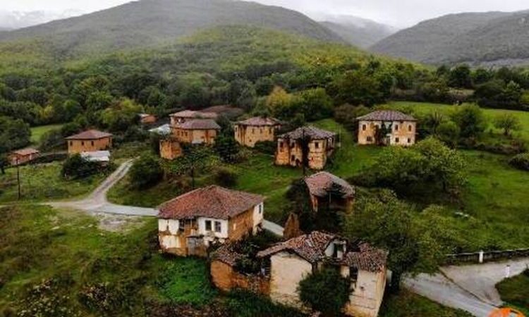 Το ελληνικό χωριό που ενέπνευσε μεγάλους σκηνοθέτες κινηματογράφου