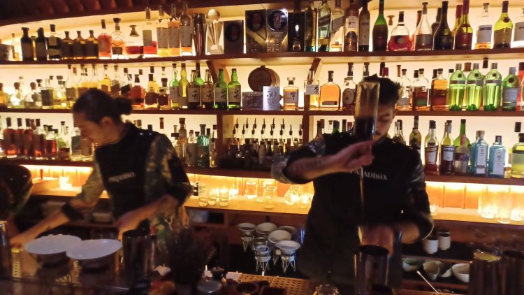 Από τα Τρίκαλα στη Βαρκελώνη για κοκτέιλ στο Paradiso, το Νο 1 μπαρ του κόσμου για το 2022