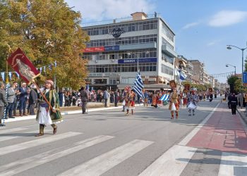 Τα Τρίκαλα τίμησαν την εθνική επέτειο της 28ης Οκτωβρίου με μεγαλειώδη παρέλαση-Φωτορεπορτάζ